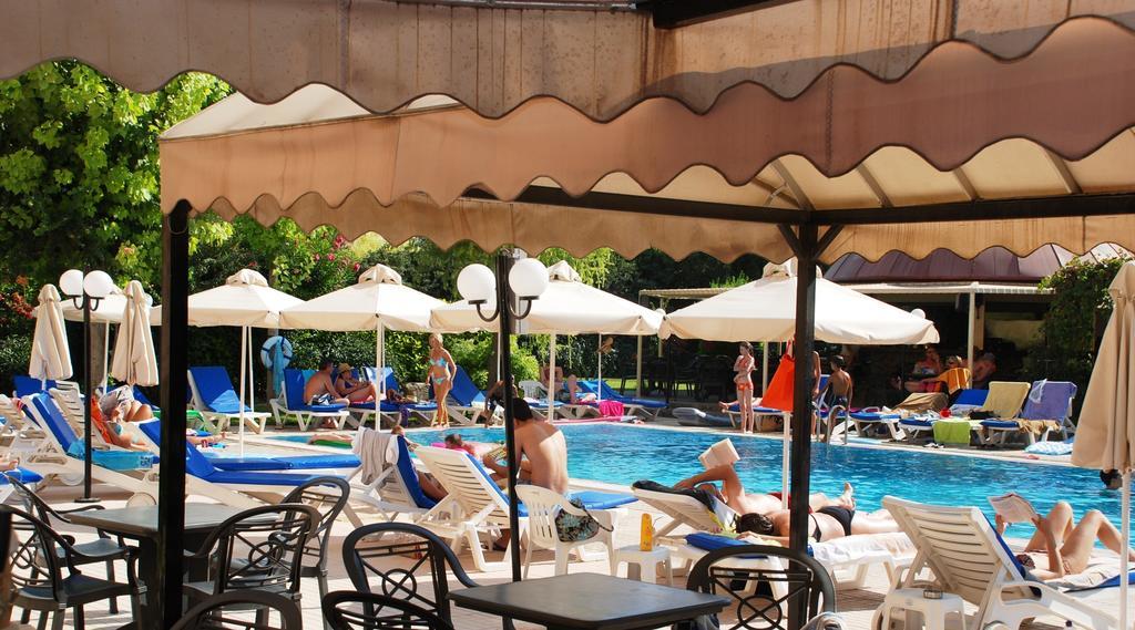 Jasmine Hotel Apartments Лимасол Экстерьер фото