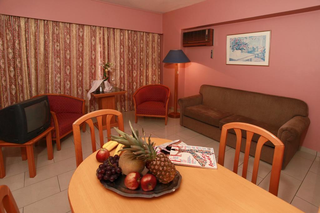 Jasmine Hotel Apartments Лимасол Экстерьер фото